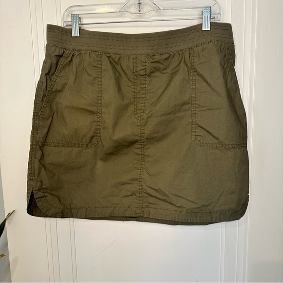 Chico’s Pull-On Skort, Size 14 (2.5) army green - Picture 1 of 9